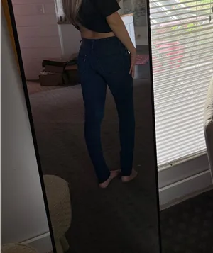 Levi's Women's Dark Skinny Jeans thumbnail 2