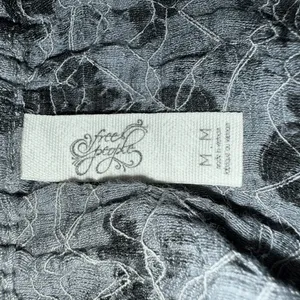 FREE PEOPLE Black and Gray Floral Peplum Hem‎ Top Size Medium thumbnail 8