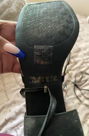 Amazon Black Heels thumbnail 5