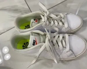 Nike  thumbnail 1