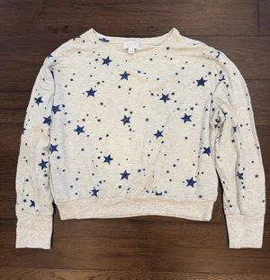 Love by GAP Light Gray Sweatshirt with Navy Stars Size Large - C60-029 thumbnail 1