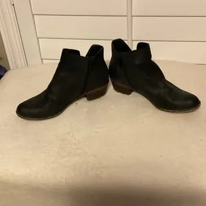 Lucky Brand Black Ankle Booties thumbnail 5