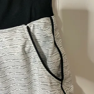 Nike Dri Fit Black Gray Athletic Shorts Swoosh Logo Women’s Large Excellent Cond thumbnail 4