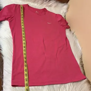 Nike Dri-Fit Pink Short Sleeve Shirt Size Medium thumbnail 11