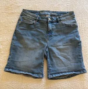 Roebuck & Co. (Sears) Women's Light Blue Denim Bermuda Shorts thumbnail 1