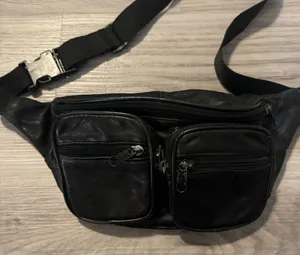 Source Unknown Belt Bag/Fanny Pack-black with adjustable waist. Unbranded. thumbnail 1