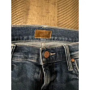 MOTHER Denim The Dazzler Ankle Fray Jeans – Distressed Medium Wash (Size 27) thumbnail 3