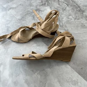 Reaction‎ Kenneth Cole Women's DRIVE AWAY Tan Heels Size 8.5 Ankle Lace thumbnail 3