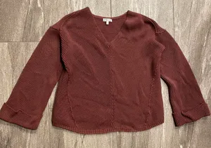 Sweater thumbnail 1