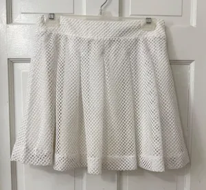 Banana Republic Mesh Eyelet Skirt Sz 4 Flare Preppy‎ Chic Coastal Classic Summer thumbnail 1