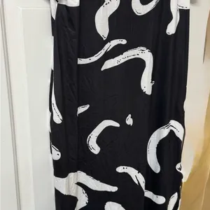 Black & White Abstract Maxi Dress – Size XL – NWT – Summer Outing Ready thumbnail 5