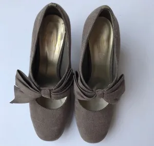 Gorgeous Ann Marino Bow Top Heels Size 6.5 Brown thumbnail 2