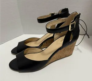 Liz Claiborne Octavia Black Heeled Wedge Sandal NWT Size 11 thumbnail 2