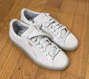 Size 8.5 US Women’s PUMA Suede Gray Suede Low Top Lace-Up Sneakers thumbnail 1