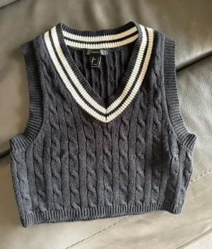 Forever 21 Crop Vest Top thumbnail 1