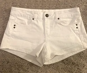 O'Neill white shorts thumbnail 1