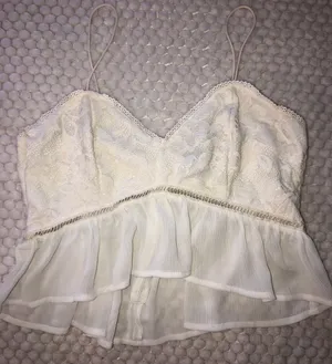 White Flowy Crop Top Size M thumbnail 1