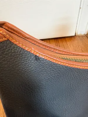 Dooney & Bourke Vintage Navy Blue Pebbled Leather Hobo Shoulder Bag Tan Trim thumbnail 3