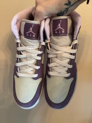 Air Jordan 1 Retro Mid GS 'Pro Purple' thumbnail 3