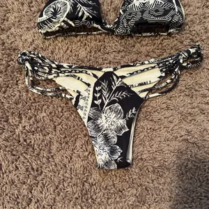 San Lorenzo ‼️ Palm Leaf Bikini‼️ thumbnail 3