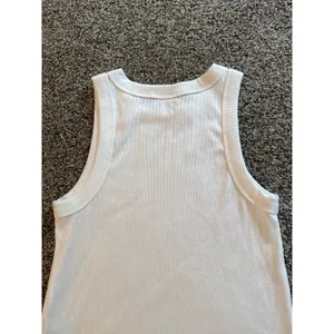 Old Navy Women's Snug White Ribbed Tank Top Size Small thumbnail 7
