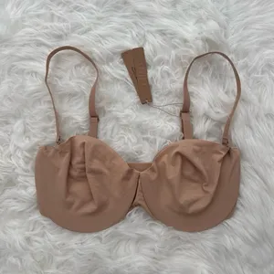Skims Smoothing Intimates Strapless Bra Clay Size 32DDD thumbnail 2