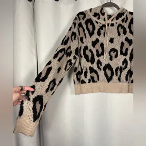 Vici Fuzzy Brown and Black Cheetah Print Pullover Hoodie Sweater Large thumbnail 6