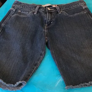 Levi’s shorts size 8 thumbnail 1