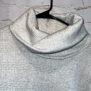 J Crew Mercantile Sweater Womens Medium Cowl Neck Plaid Cozy Funnel Neck Glen thumbnail 2