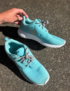 Tiffany Blue Nike Roshe One thumbnail 2