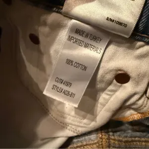 Agolde Parker Vintage Cut Off Distressed Shorts in Swapmeet‎ Light Wash Sz 25 thumbnail 8