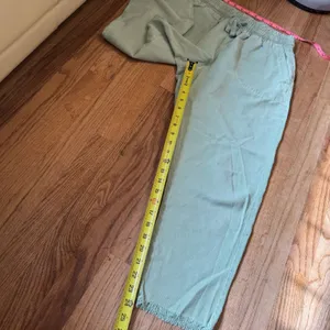 Zara Sage‎ Green Lyocell Cotton Elastic Waist Raw Hem Pants Womens Medium thumbnail 3