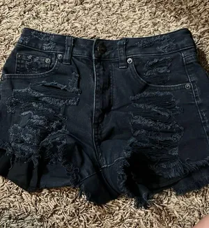 Outfitters Black Shorts thumbnail 1