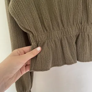 Zara cropped sweater crewneck cinched waist ruffle‎ detail casual comfortable S thumbnail 6