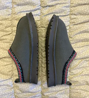 Amazon Gray Slippers thumbnail 3