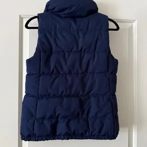 Old Navy Navy Blue Puffer Vest Ladies Small Outdoors Winter thumbnail 5