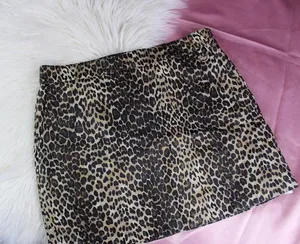 Forever 21 leather-like leopard print mini skirt thumbnail 6