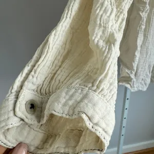 We The Free sz M‎ Cream Gauze Button Up Top Boho Lagenlook Relaxed Fit thumbnail 5