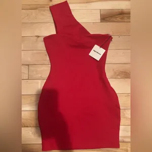 SUPERDOWN ROCKIE ONE SHOULDER RED DRESS thumbnail 2