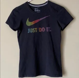 T-shirt thumbnail 1