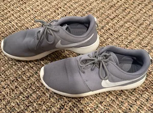 Nike Sneakers thumbnail 1