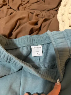 Aritzia sweatpants thumbnail 5