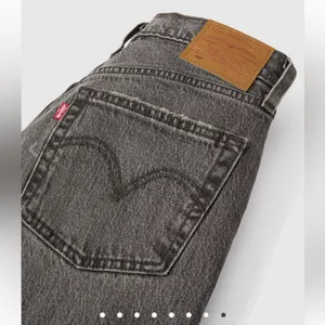 Levi's Black 501 high-rise straight-leg denim jeans thumbnail 12