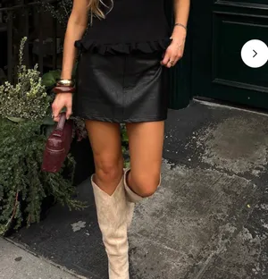 Vestique Black Leather Mini Skirt thumbnail 2