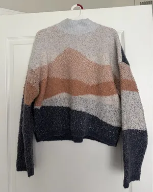 Universal Threads Sweater thumbnail 1