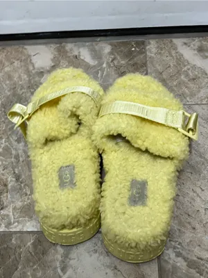 Ugg Winter Fluffita Sherpa Yellow Platform Slippers Womens Size 5 thumbnail 2