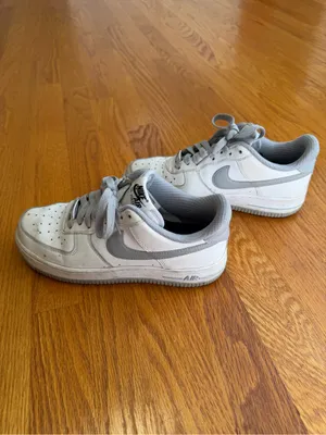 Nike Air Force 1 Sneakers with Light Gray Detailing thumbnail 5