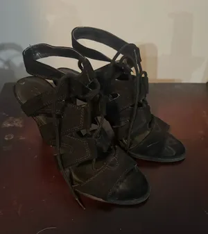 Vera Wang Simply Vera heels thumbnail 1