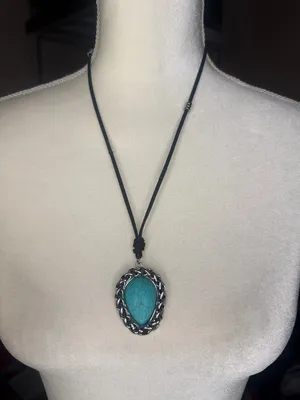 Justin Turquoise Stone Pendant Necklace NWT thumbnail 1
