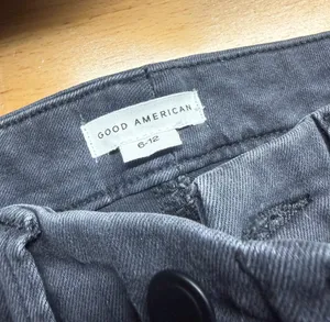 Good American Always Fits Black Distressed Skinny Jeans 6-12 thumbnail 14